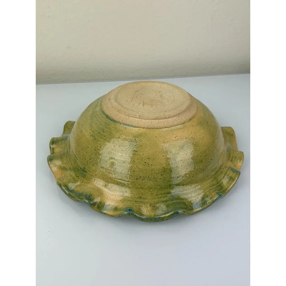 Geiger Vintage 1998 Green Ruffled Edge Pottery Bowl Home Art Signed